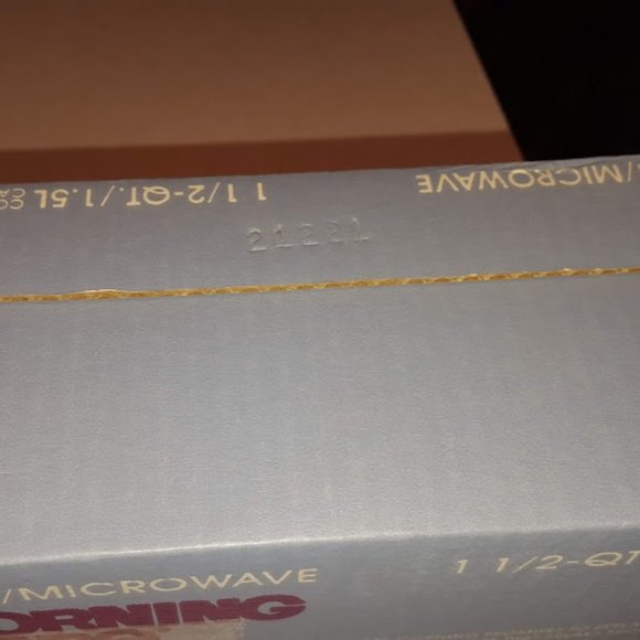 VINTAGE CORNINGWARE/NEW IN BOX!! FOREVER YOURS 1.5-quart Heart Dish w/lid - Picture 12 of 13